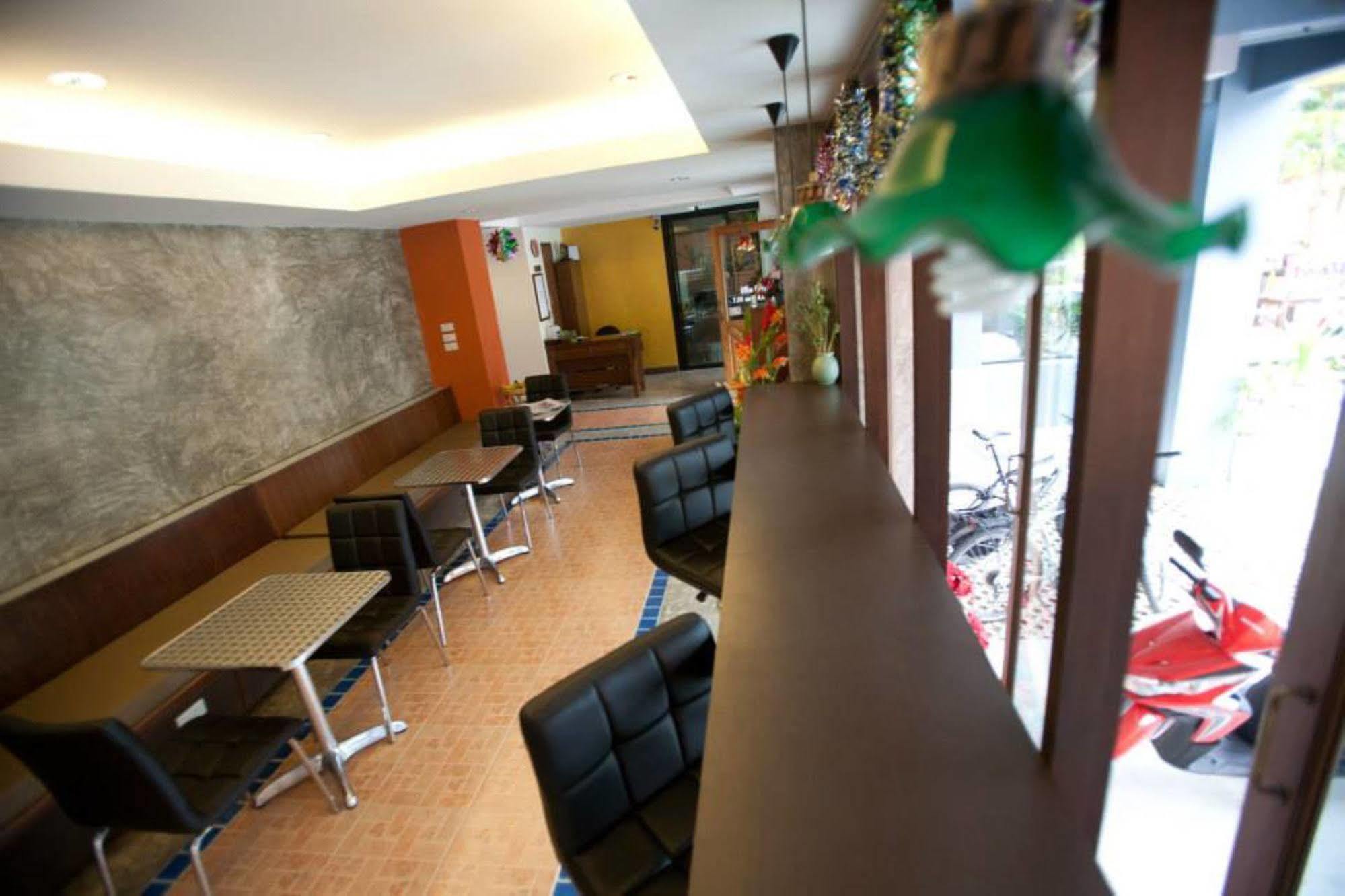 Oyo 233 Sunshine House Hotel Chiang Mai Exterior foto