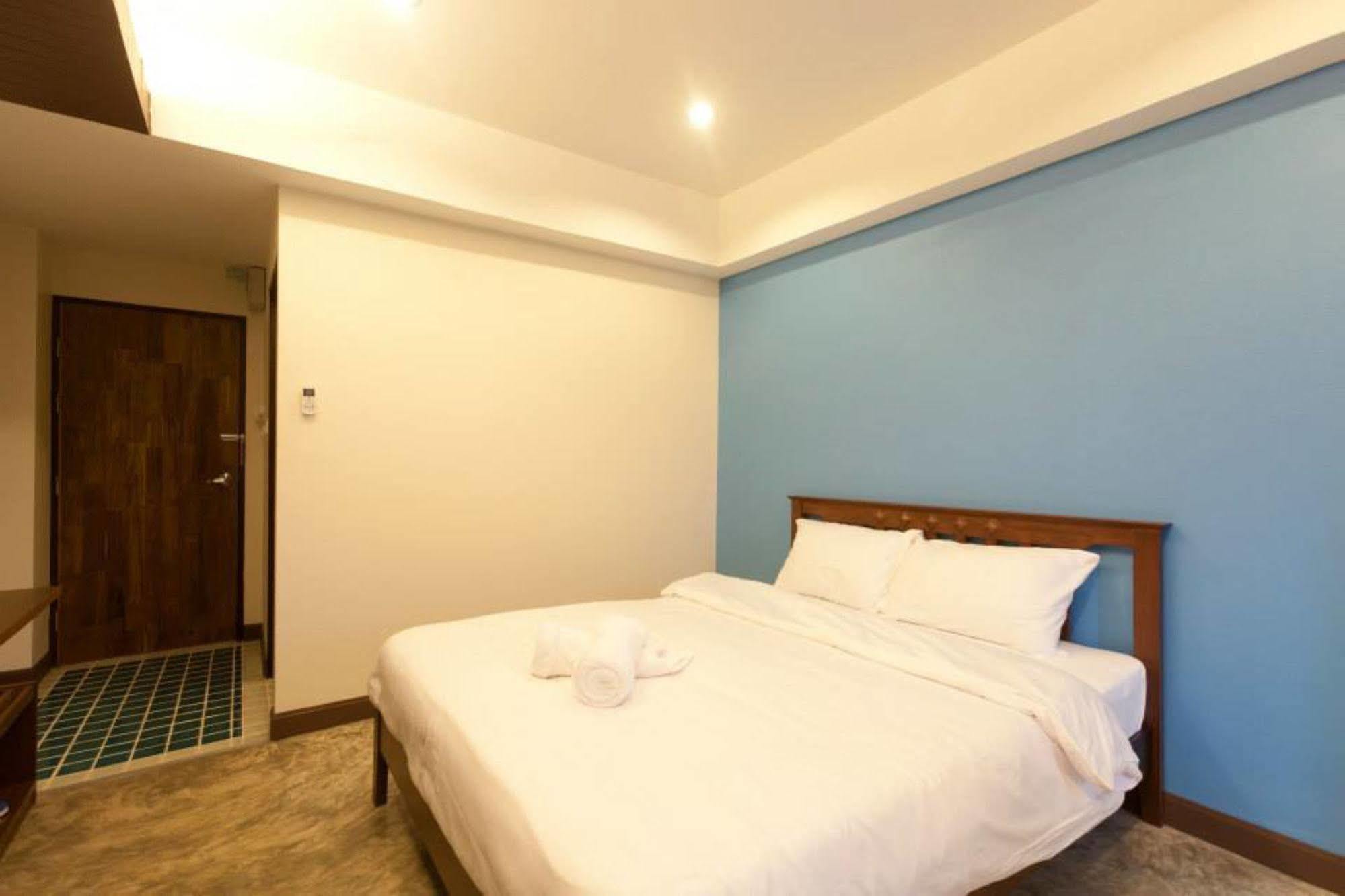Oyo 233 Sunshine House Hotel Chiang Mai Exterior foto