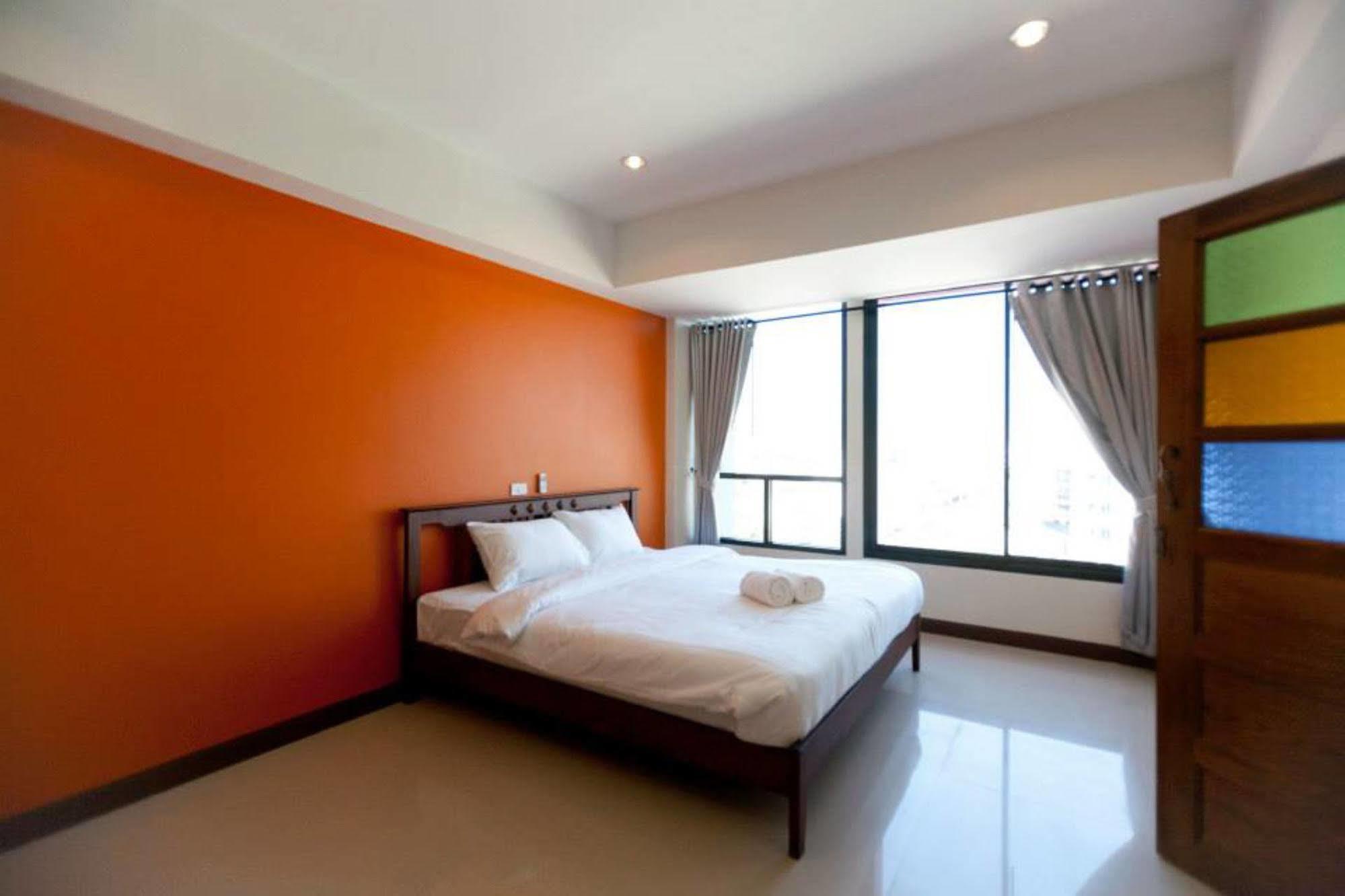 Oyo 233 Sunshine House Hotel Chiang Mai Exterior foto