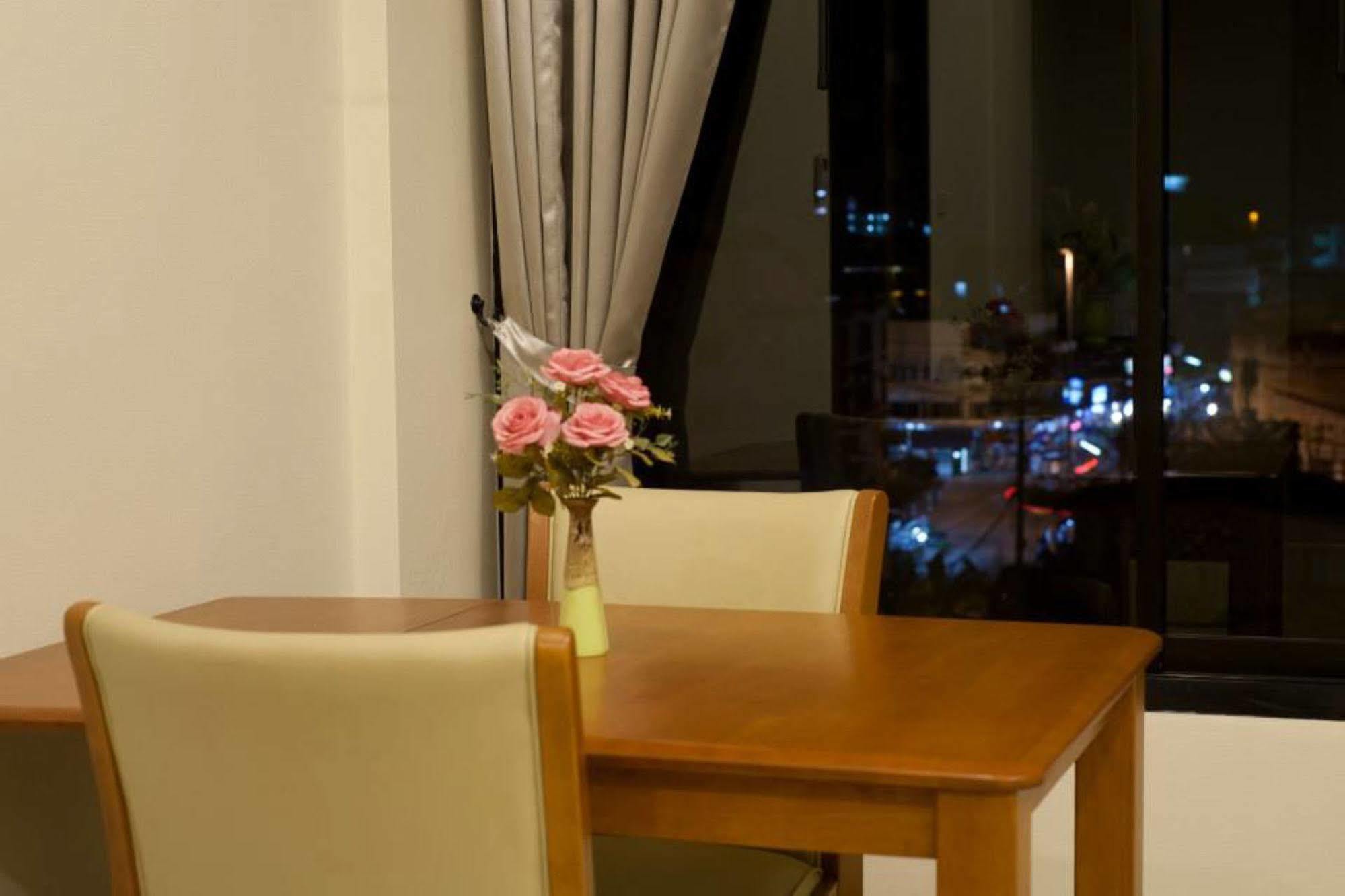Oyo 233 Sunshine House Hotel Chiang Mai Exterior foto